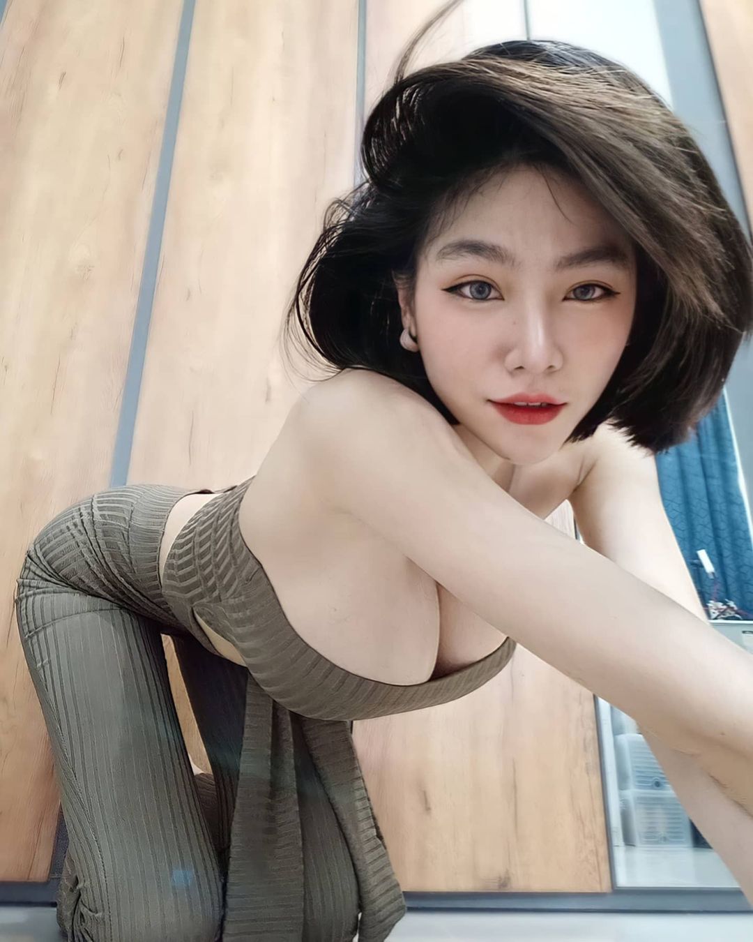 เปิดวาร์ป น้องยูว์จิน วารุณี นางแบบ พริตตี้ สาวสวยผมสั้น สายแซ่บ หุ่นสุดเอ็กซ์ การันตีความน่ารัก 9
